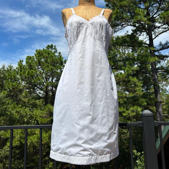 Vintage 50s/60s Sears Eyelet Sweetheart Coquette Mini Slip Dress S M - Picture 1 of 5